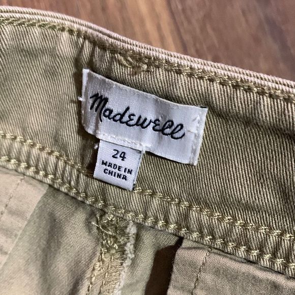 Madewell Wide-Leg Crop Pants in Light Latte
Spring fashion. Beach sz 24 - Picture 4 of 9